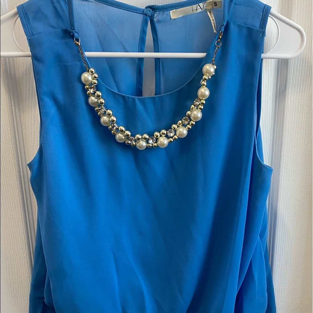 Beautiful top with removable pearls necklace